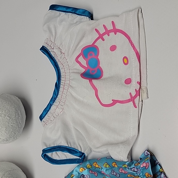 Retired Build-a-bear Hello Kitty with original bow and outfit pjs plush - Picture 3 of 9